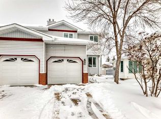 60 S Scenic Gdns NW, Calgary, AB T3L 1Y6