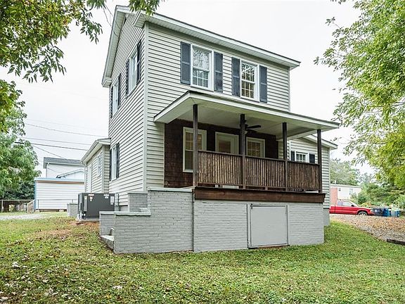 2nd image of 105 Elk St