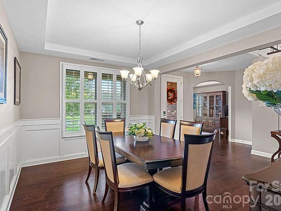 4th image of 706 Blaise Ct