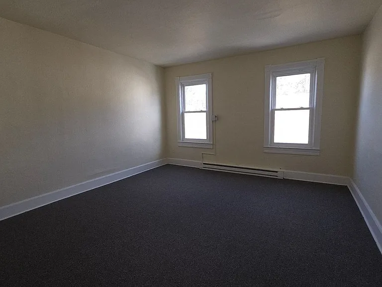33 Washington St — Photo 12