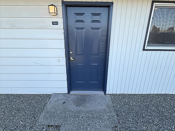 2nd image of 1902 1st St APT 8