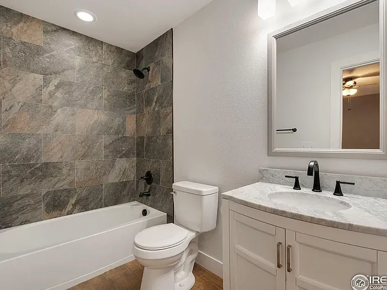 500 Mail Creek Ct — Photo 2