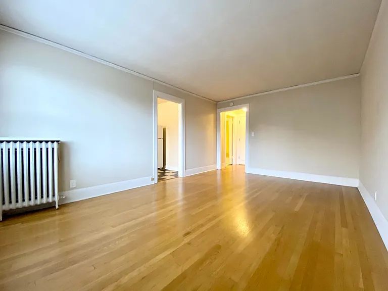 1522 E Olive Way — Photo 17