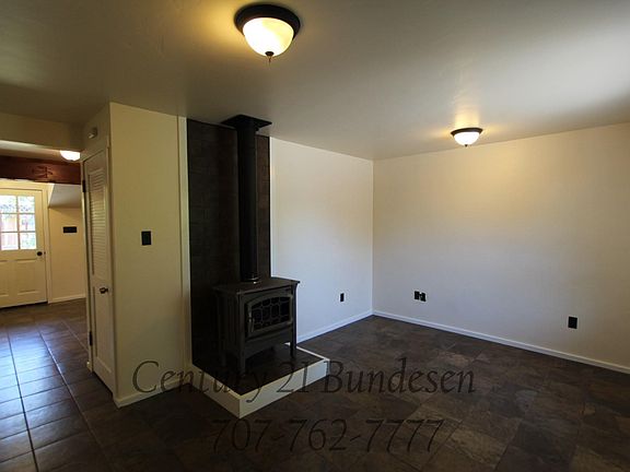 4th image of 726 Petaluma Blvd S
