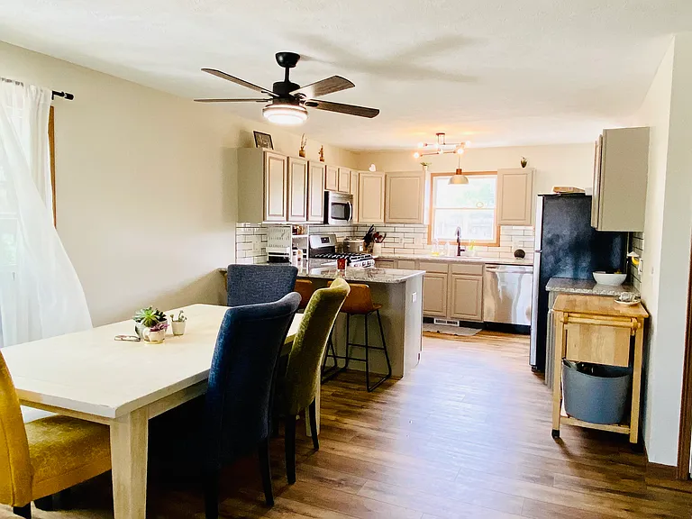 1040 Columbus Ave — Photo 4