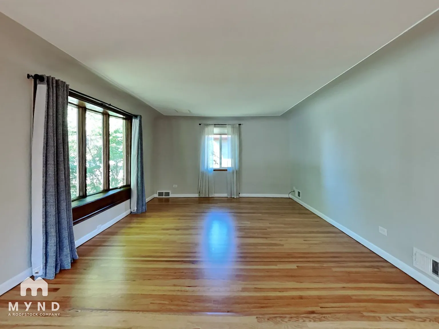 4 bed, 2.0 bath, 2447 sqft, $3,935 — Photo 2