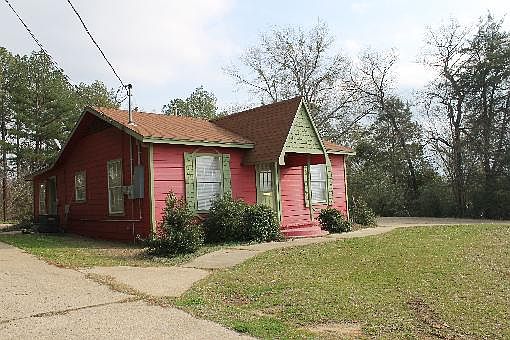 3rd image of 809 Linda Dr