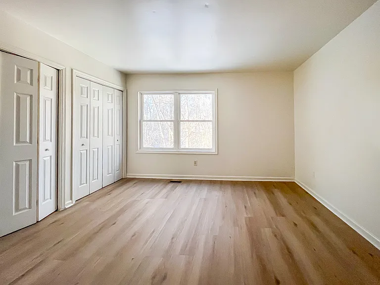 16 Fox Hill Dr — Photo 5