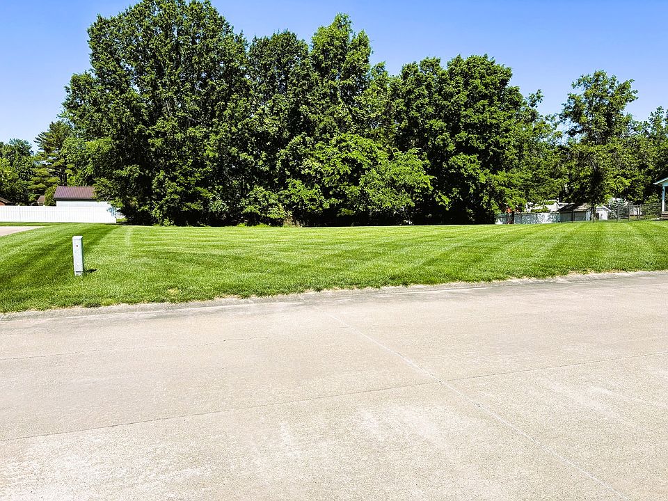 1st image of 22 Clearlake Dr