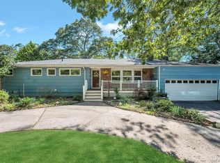 12 Inwood Rd, Center Moriches, NY 11934