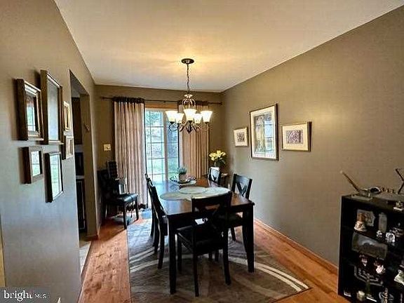 4th image of 3022 Sheffield Dr