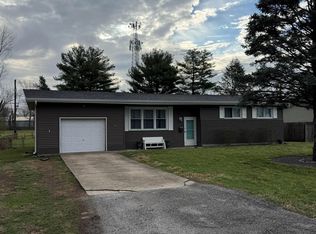 19 Knollcrest Ln, Chatham, IL 62629