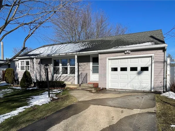 17 Gregory St, Oswego, NY 13126