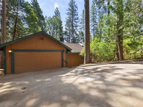 24685 Prospector Dr, Long Barn, CA 95335