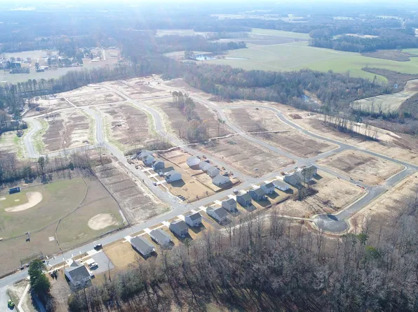 1361 Pond Overlook Dr, Nashville, NC 27856