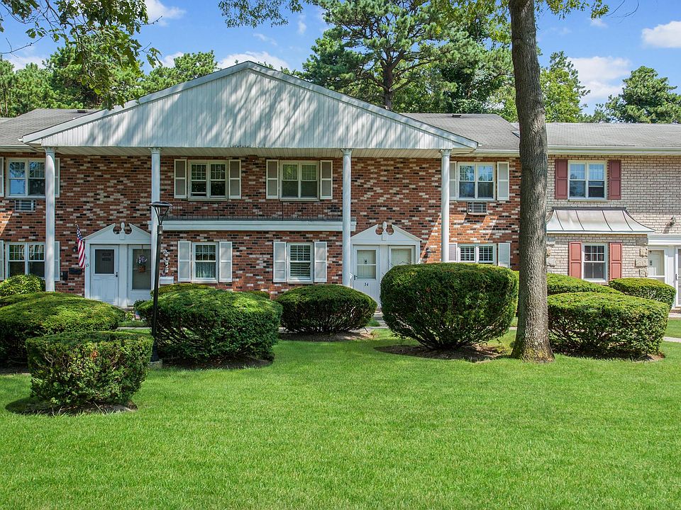 1st image of 11 Glen Hollow Dr APT D34