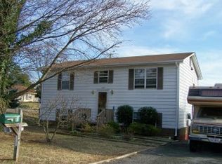 639 Applewood St NE, Roanoke, VA 24019