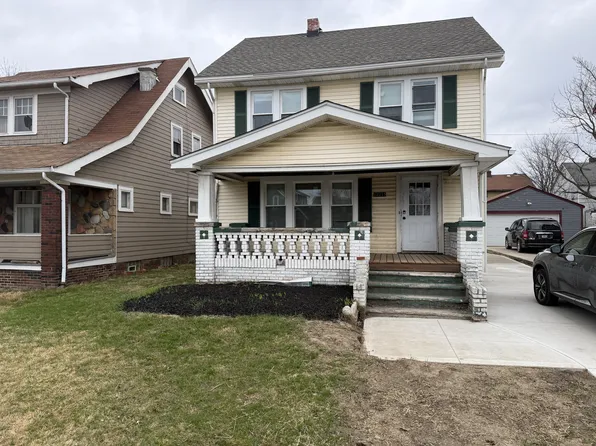 13715 Thornhurst Ave, Garfield Heights, OH 44105
