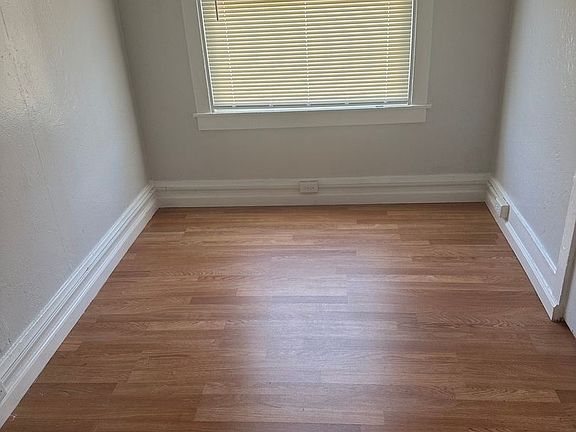 5th image of 5915 Avenal Ave