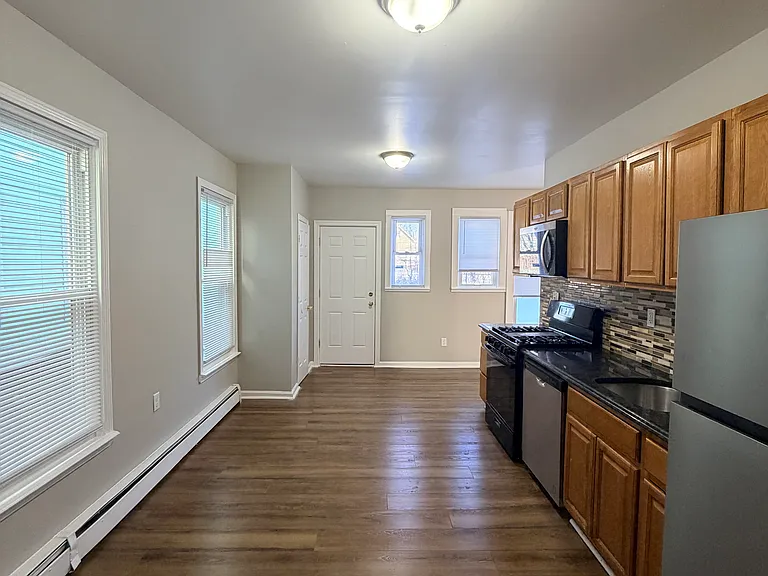 253 W Ivy St — Photo 8