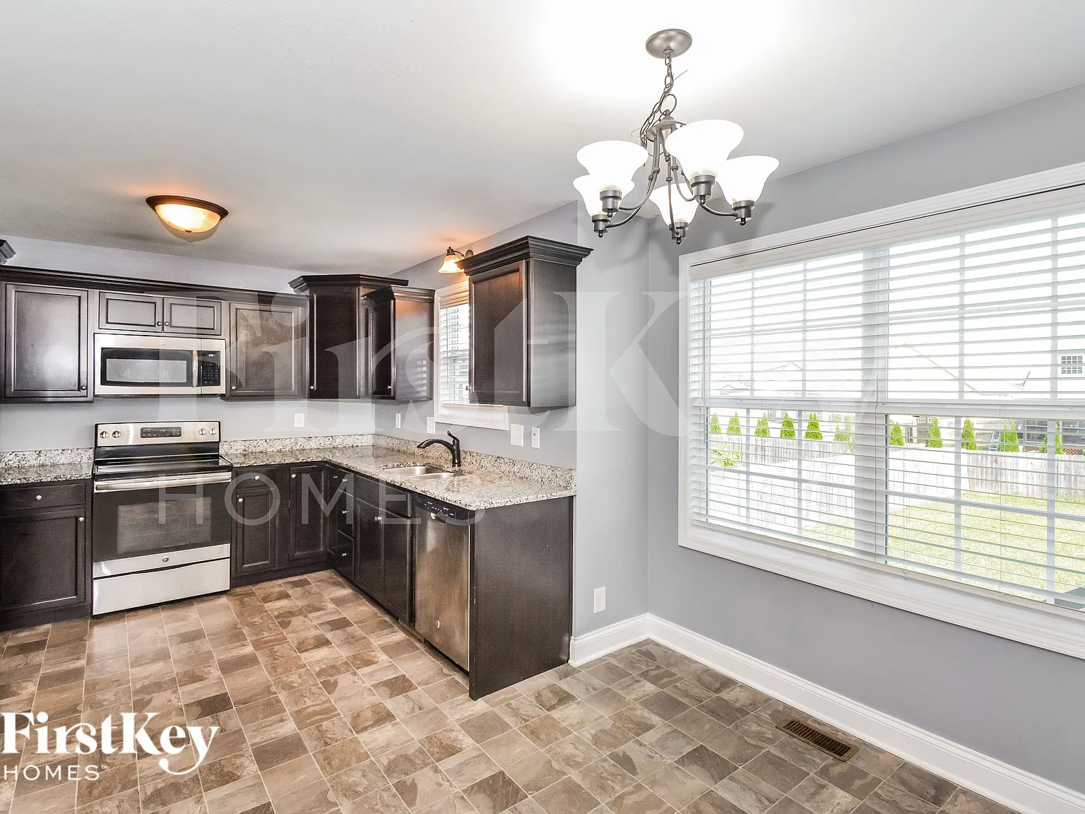 4 bed, 3.0 bath, 2074 sqft, $1,915 — Photo 4