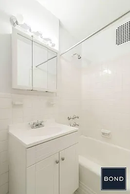 Rented by Bond New York | media 17