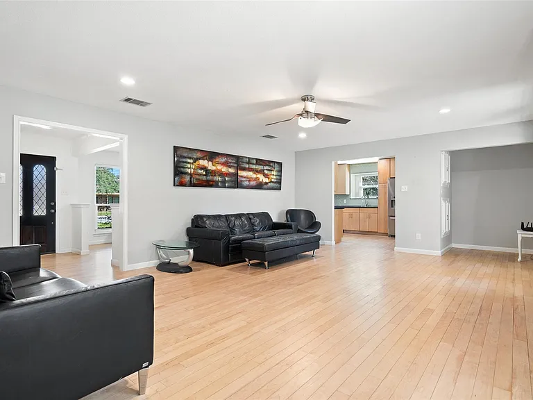 6906 One Oak Rd — Photo 4