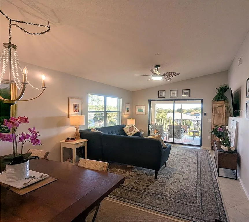 2 bed, 2.0 bath, 1230 sqft, $2,100 — Photo 3