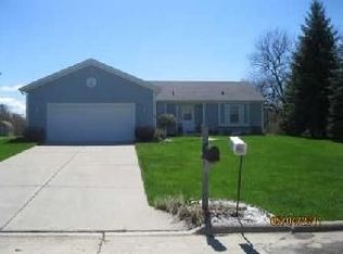 1269 River Oaks Dr, Flint, MI 48532