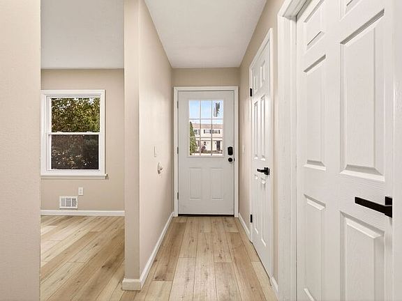 4th image of 14 Elm St Unit 38