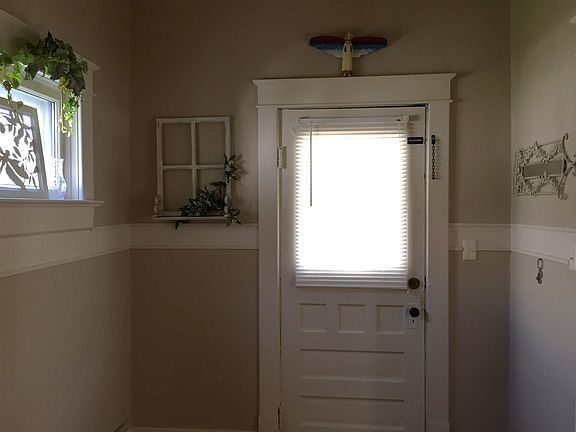 2nd image of 1317 Busseron St