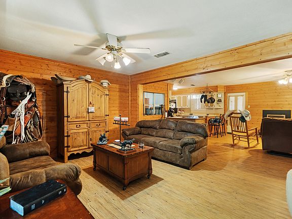 4th image of 2606 Farm Road 412