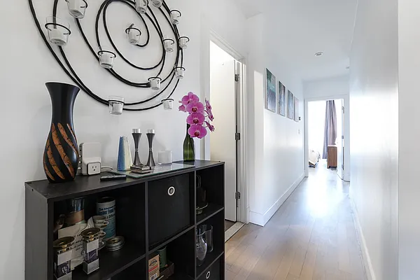 Sold by Brick&Mortar | media 18