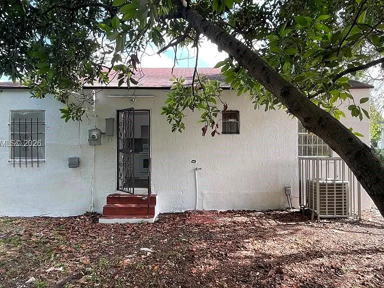 1012 NW 66th St — Photo 4