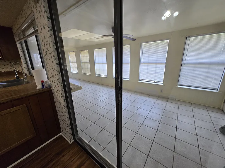 3502 McCormick St — Photo 7