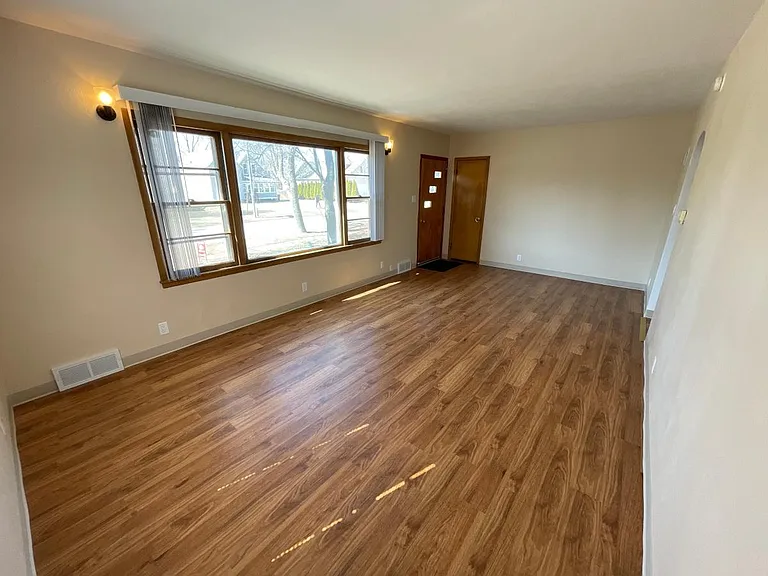 316 S Walnut Ave — Photo 5