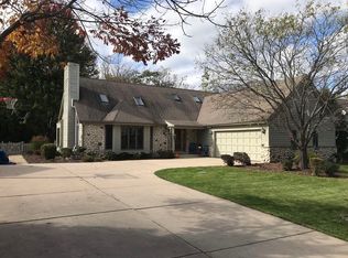 4323 S 118th St, Greenfield, WI 53228