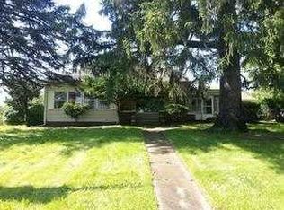 101 Willow St, Sparland, IL 61565