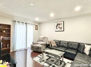 4 Chipmunk Cres #4, Brampton, ON L6R1B8