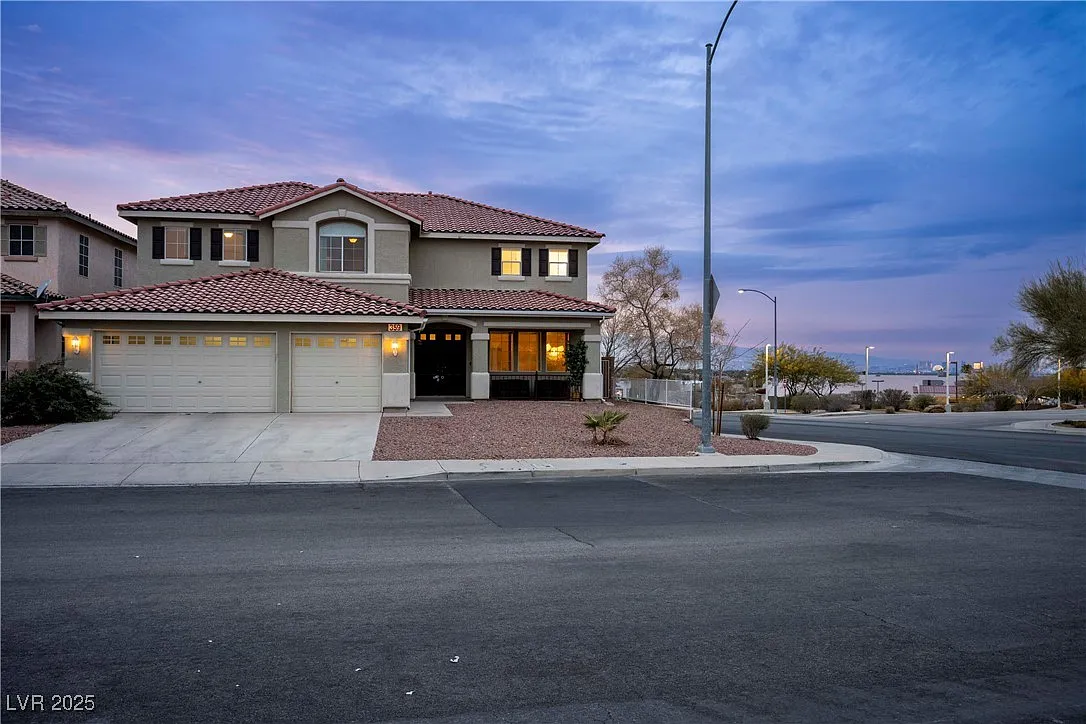 5 bed, 3.0 bath, 3506 sqft, $4,195 — Photo 3