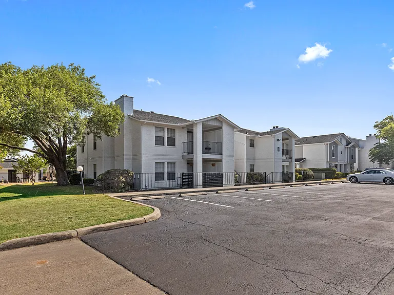 Tradewinds Apartment Homes — Photo 15