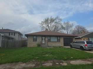 708 W 11th St, Sterling, IL 61081