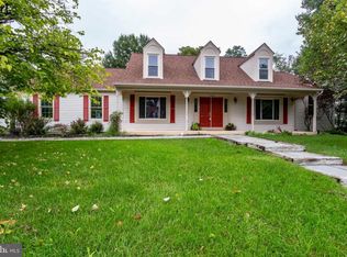 13606 Post Oak Ct, Chantilly, VA 20151