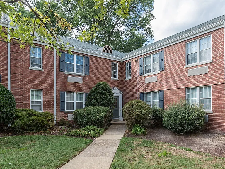 18 Auburn Ct — Photo 4