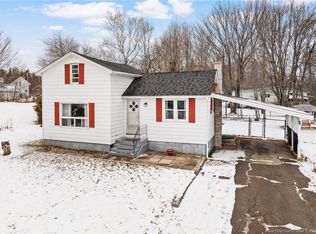38 Chestnut St, Minto, NB E4B3L5