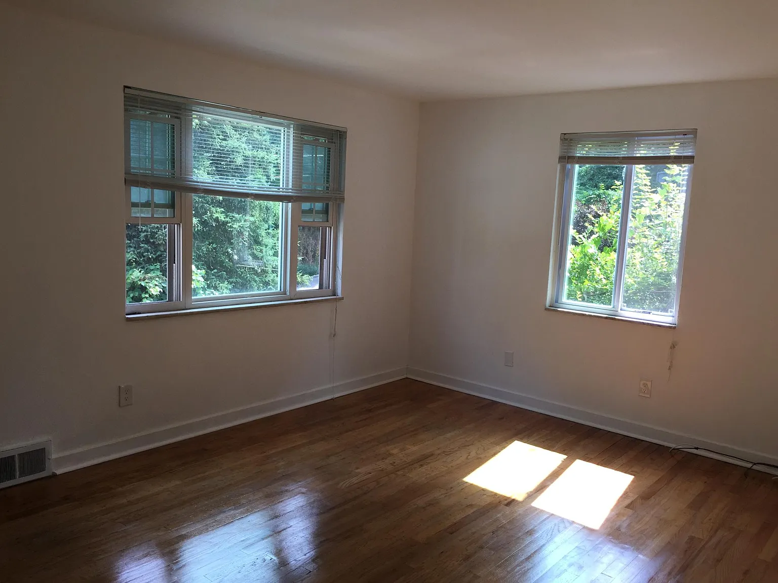 3 bed, 1125 sqft, $1,400 — Photo 3