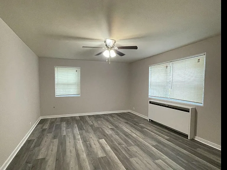 1 Bed Renovated 1 Bed Renovated