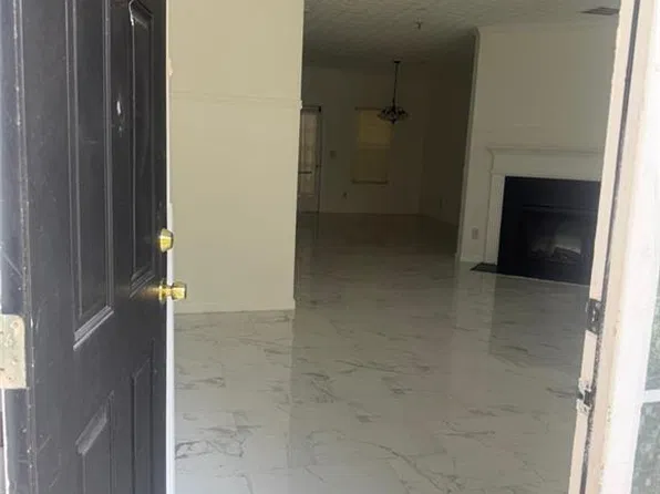 5090 Leeshire Trce, Tucker, GA 30084
