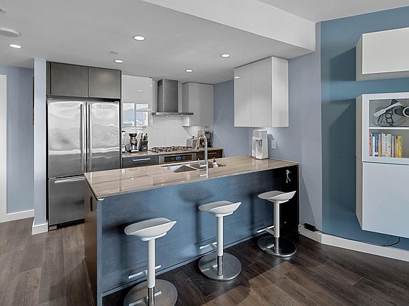 3rd image of 1618 Quebec St #1509