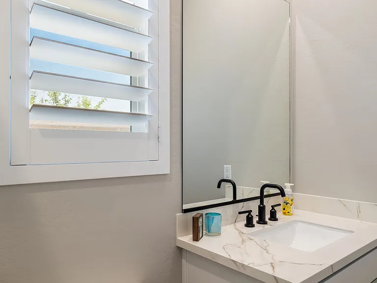 1725 E Questa Dr — Photo 68